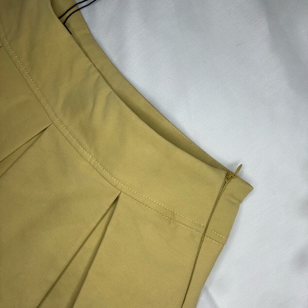 NWT PrettyLittleThing Pleated Micro Mini Skirt Sz 10 Golden Mustard color - Picture 7 of 11